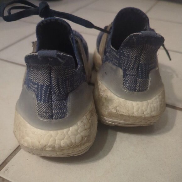 Adidas Ultraboost Light Women Size 5.5 Sneakers Running Shoe Blue White - Picture 3 of 6